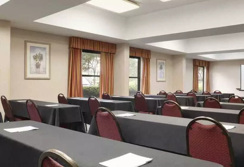 هتل Hampton Inn Orlando International Drive Convention Center