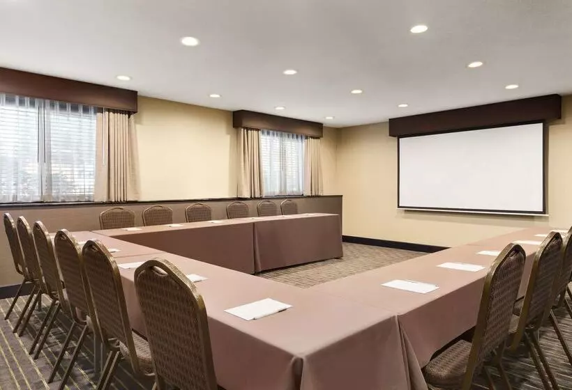 Отель Hampton Inn Clackamas