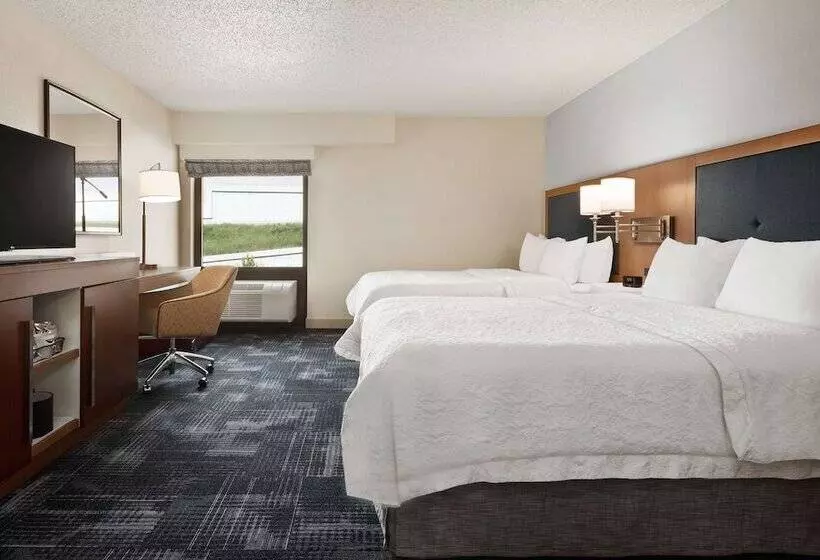 هتل Hampton Inn By Hilton Wausau