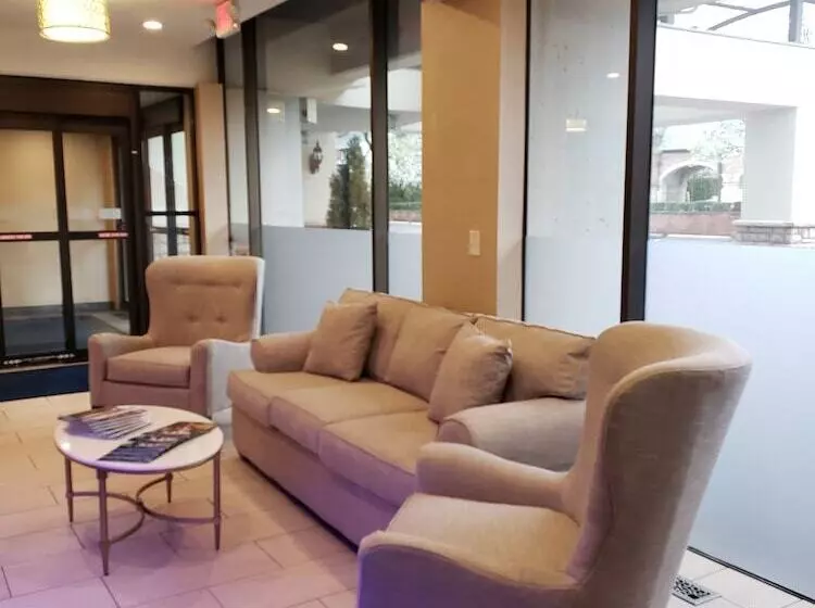 호텔 Holiday Inn Express Detroit Birmingham, An Ihg