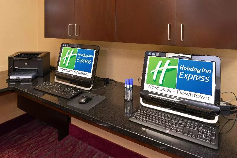 هتل Holiday Inn Express Worcester
