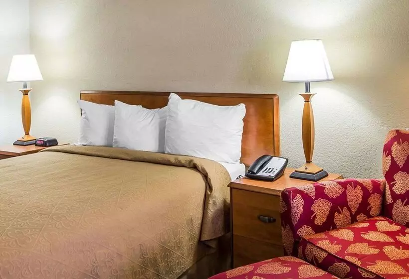 ホテル Quality Inn At The Mall  Valdosta