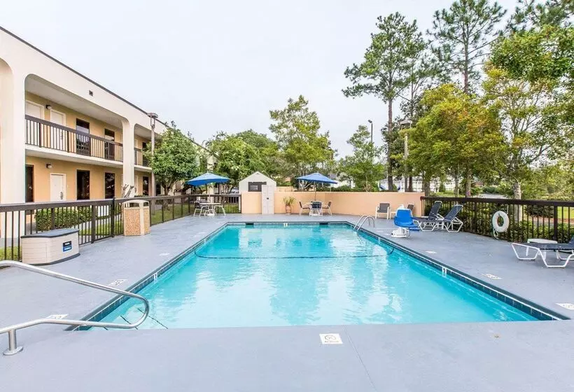 ホテル Quality Inn At The Mall  Valdosta