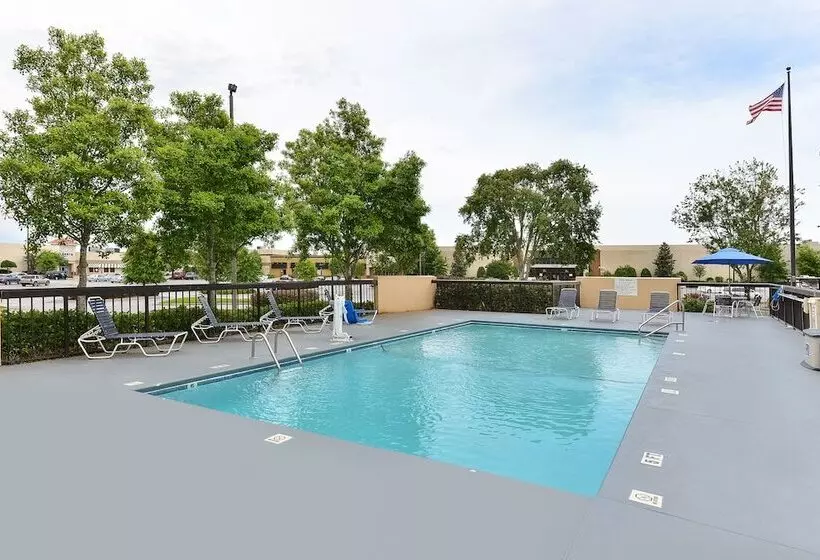 ホテル Quality Inn At The Mall  Valdosta