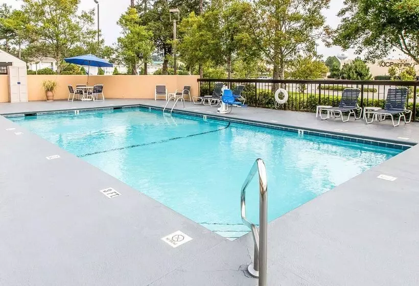 ホテル Quality Inn At The Mall  Valdosta