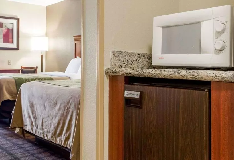 Отель Quality Inn