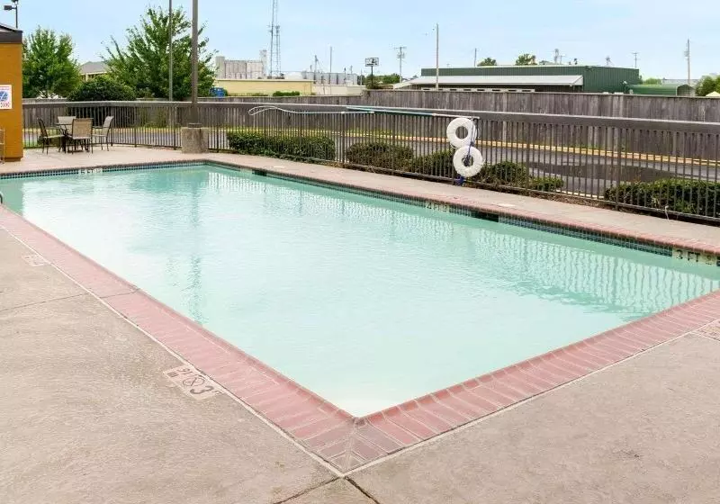 Отель Quality Inn