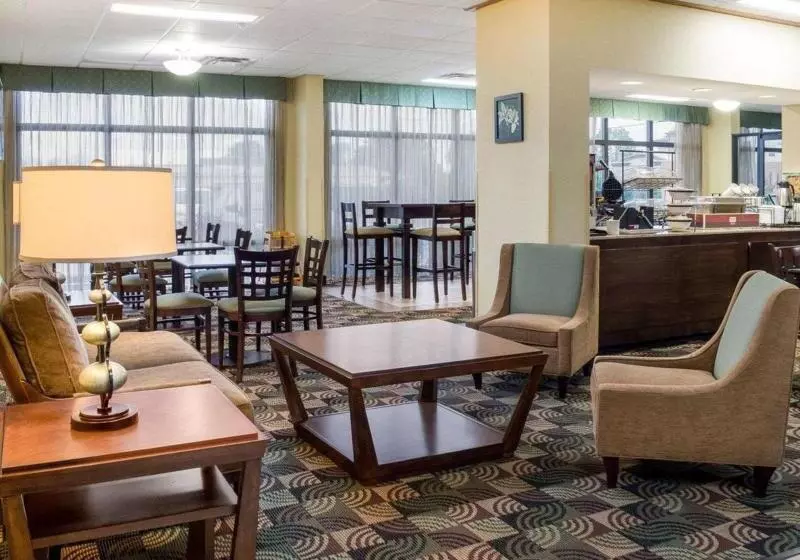 Отель Quality Inn