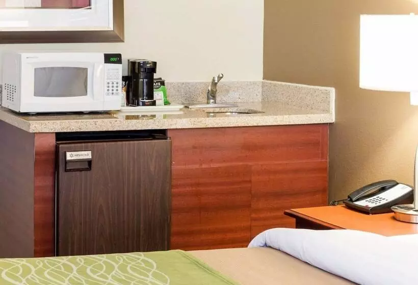Отель Quality Inn