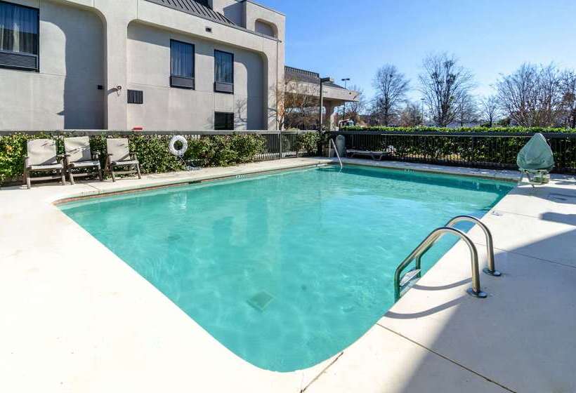 فندق Quality Inn