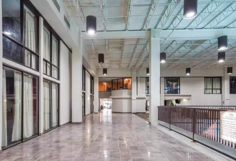 ホテル Red Roof Inn Plus & Suites Houston   Iah Airport Sw