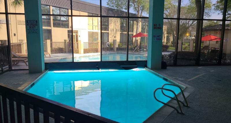 Hotel Red Roof Inn Plus & Suites Houston   Iah Airport Sw