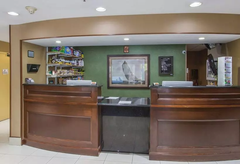 ホテル Studios And Suites 4 Less Western Branch
