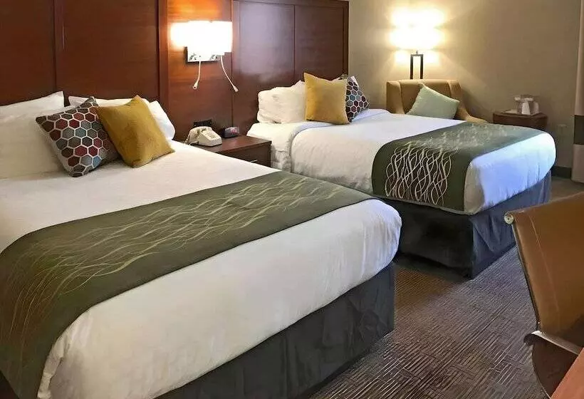 هتل Comfort Inn, Erie   Near Presque Isle