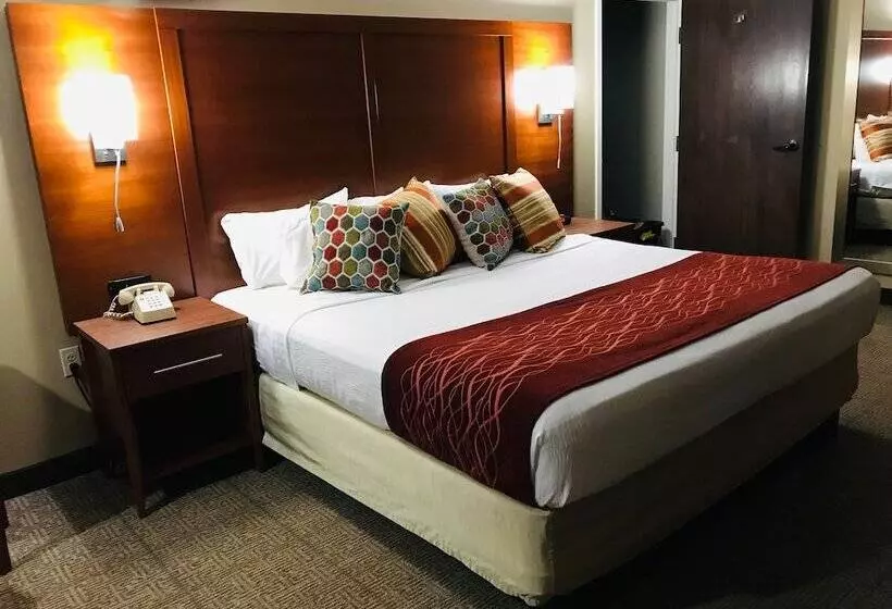 هتل Comfort Inn, Erie   Near Presque Isle