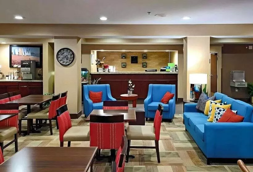 هتل Comfort Inn, Erie   Near Presque Isle