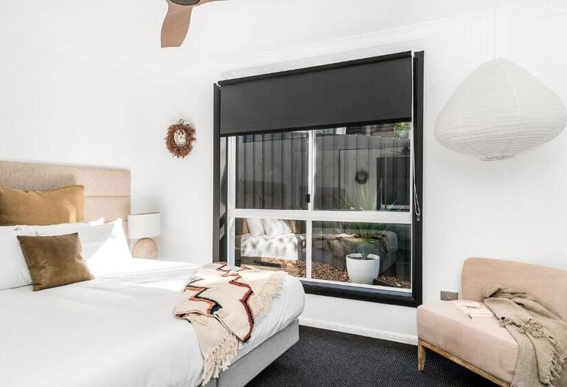 A Perfect Stay Black Star