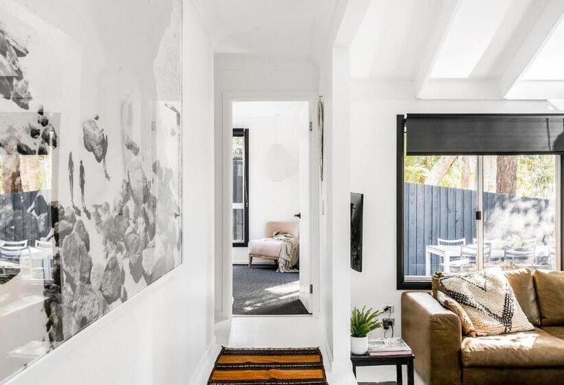 A Perfect Stay Black Star