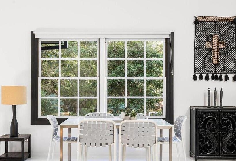 A Perfect Stay Black Star