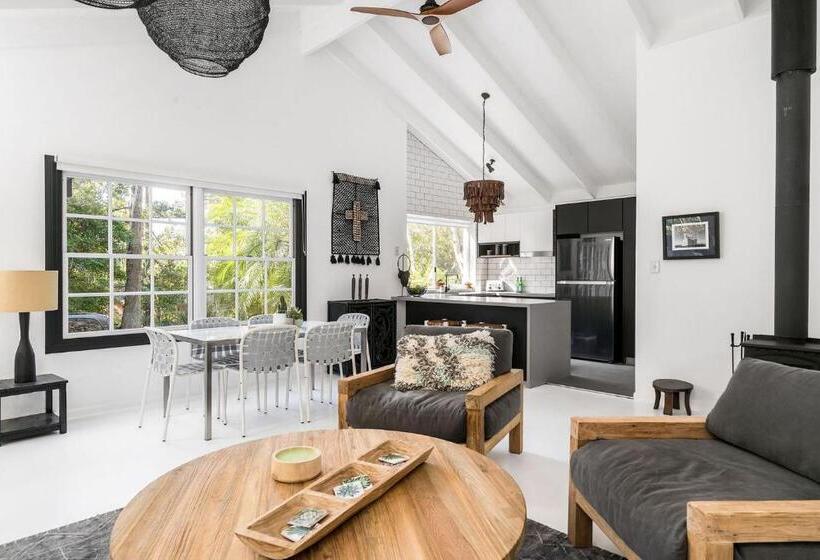 A Perfect Stay Black Star