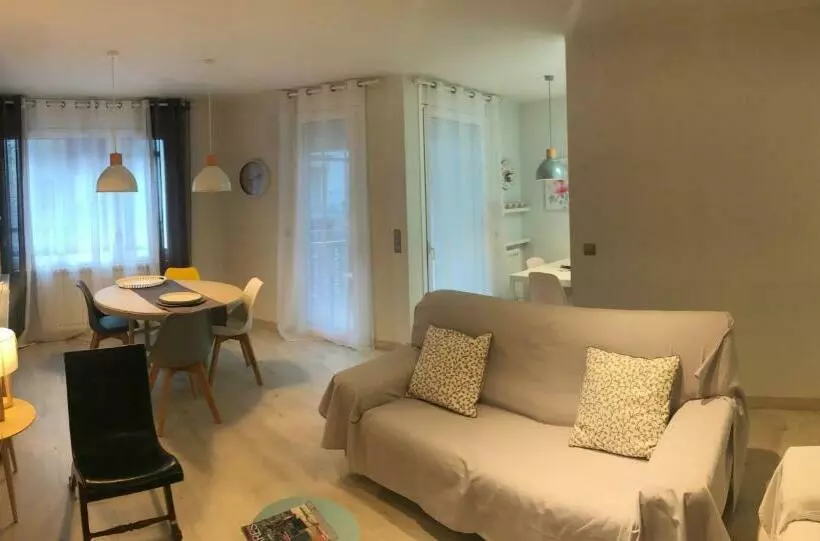 Apartamento Turístico Puigcerdá Correos