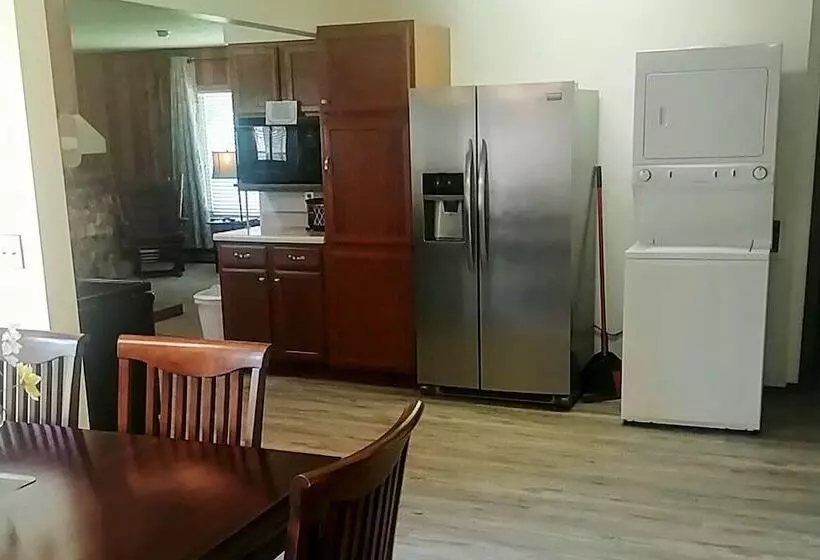 Freedom Ridge Cabins