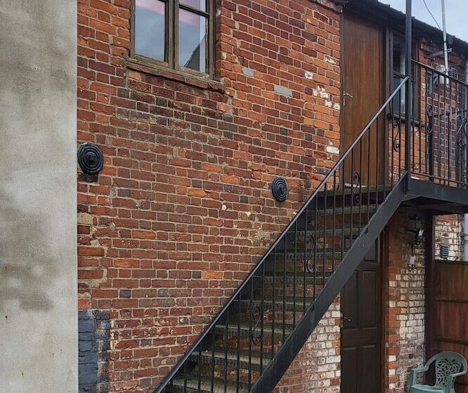 簡易ホテル The Rampant Horse Public House