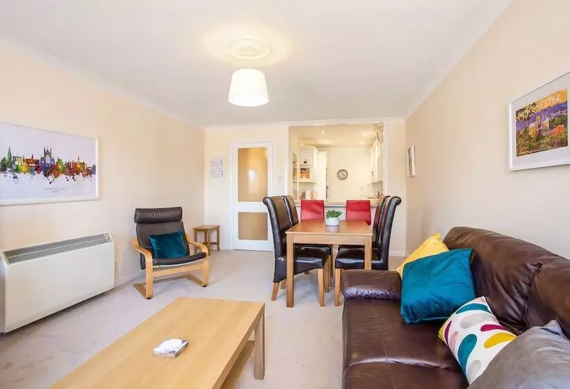 Flat 11 Cossack Lane House