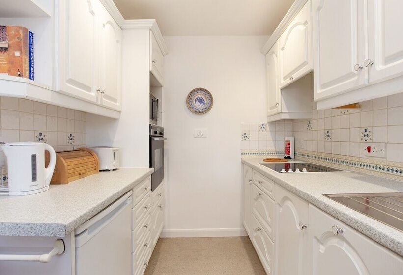 Flat 11 Cossack Lane House