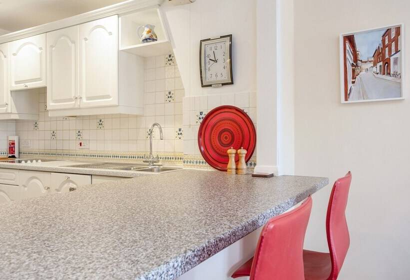 Flat 11 Cossack Lane House