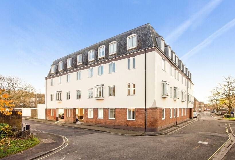 Flat 11 Cossack Lane House