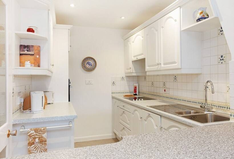 Flat 11 Cossack Lane House