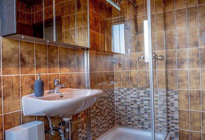 Helles Appartement Mit Eigenem Stellplatz