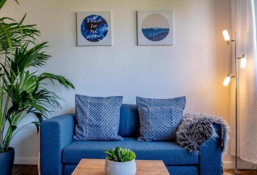 Helles Appartement Mit Eigenem Stellplatz