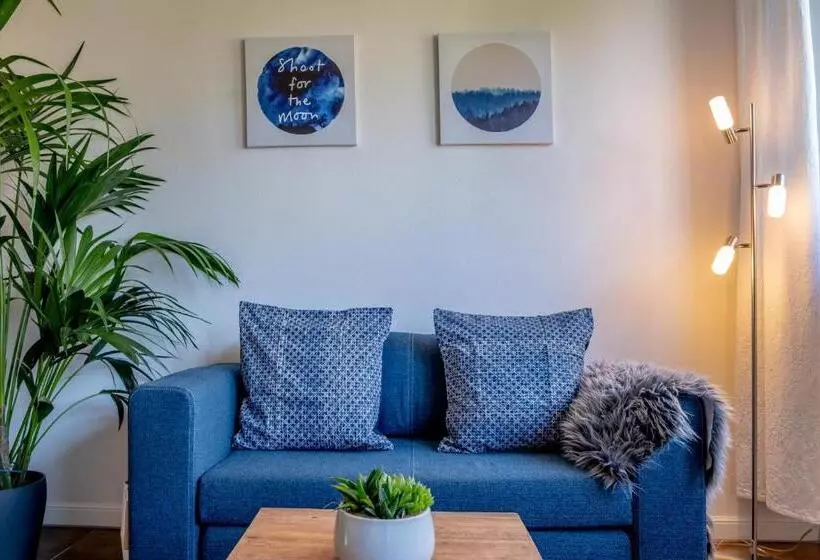 Helles Appartement Mit Eigenem Stellplatz