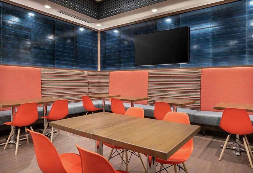 هتل Home2 Suites By Hilton Denver Downtown Convention Center