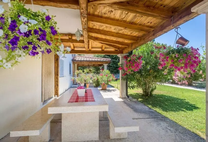 Majatalo Guest House Antonella