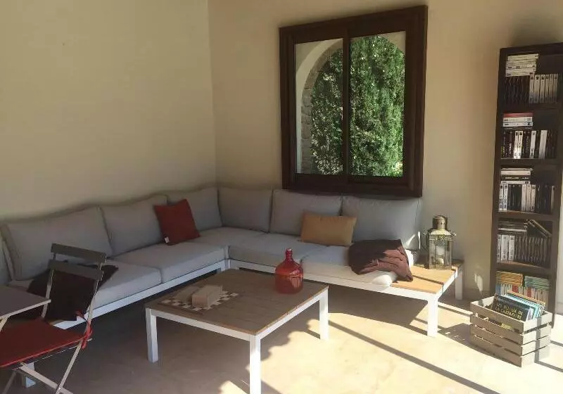 Majatalo Une Pause En Provence