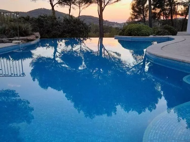 Majatalo Une Pause En Provence