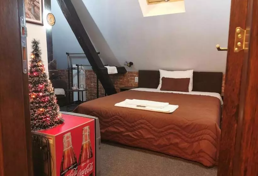 استراحتگاه Pirocanac Rooms & Restaurant