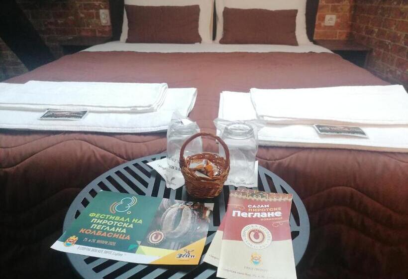 استراحتگاه Pirocanac Rooms & Restaurant