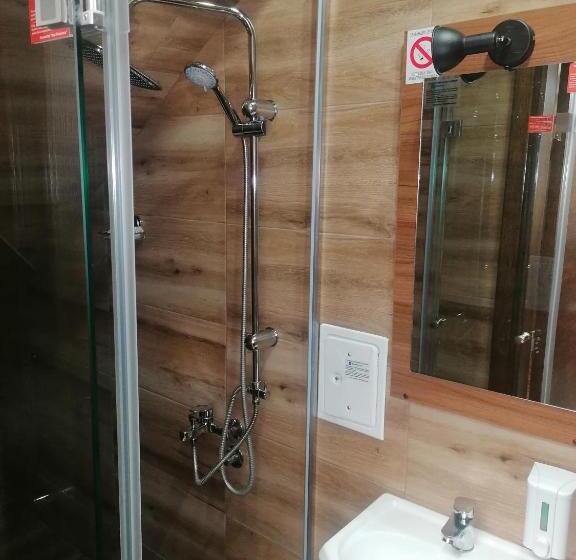 استراحتگاه Pirocanac Rooms & Restaurant