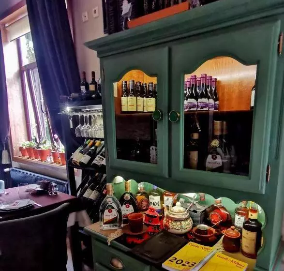 استراحتگاه Pirocanac Rooms & Restaurant