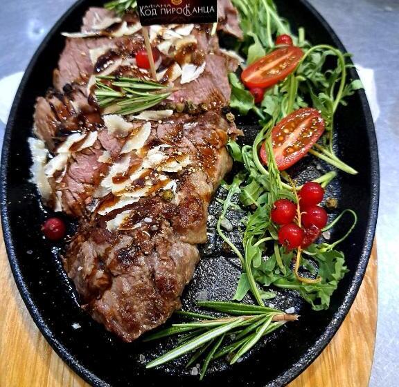 استراحتگاه Pirocanac Rooms & Restaurant