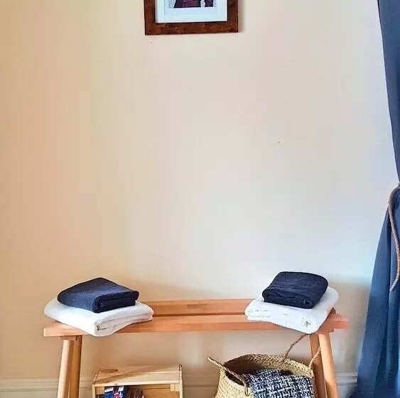 The Louis Armstrong  Modern 3 Bedroom Apartment, Super Close To The City Centre