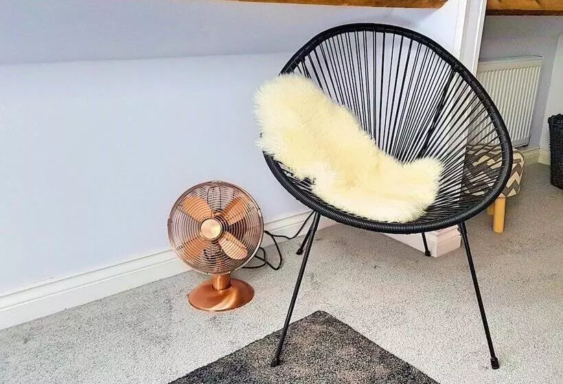 The Louis Armstrong  Modern 3 Bedroom Apartment, Super Close To The City Centre