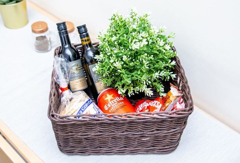 The Louis Armstrong Modern 3 Bedroom Apartment, Super Close To The City Centre