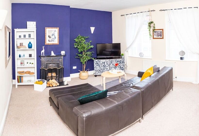 The Louis Armstrong Modern 3 Bedroom Apartment, Super Close To The City Centre