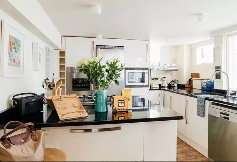 6 Barnoon Terrace