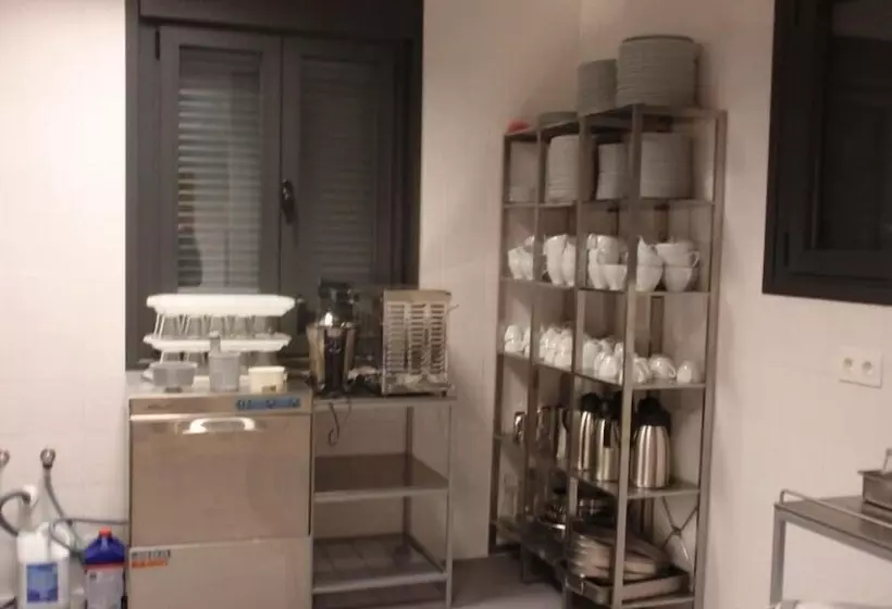 Albergue Villa De Nava De La Asunción   Hostel